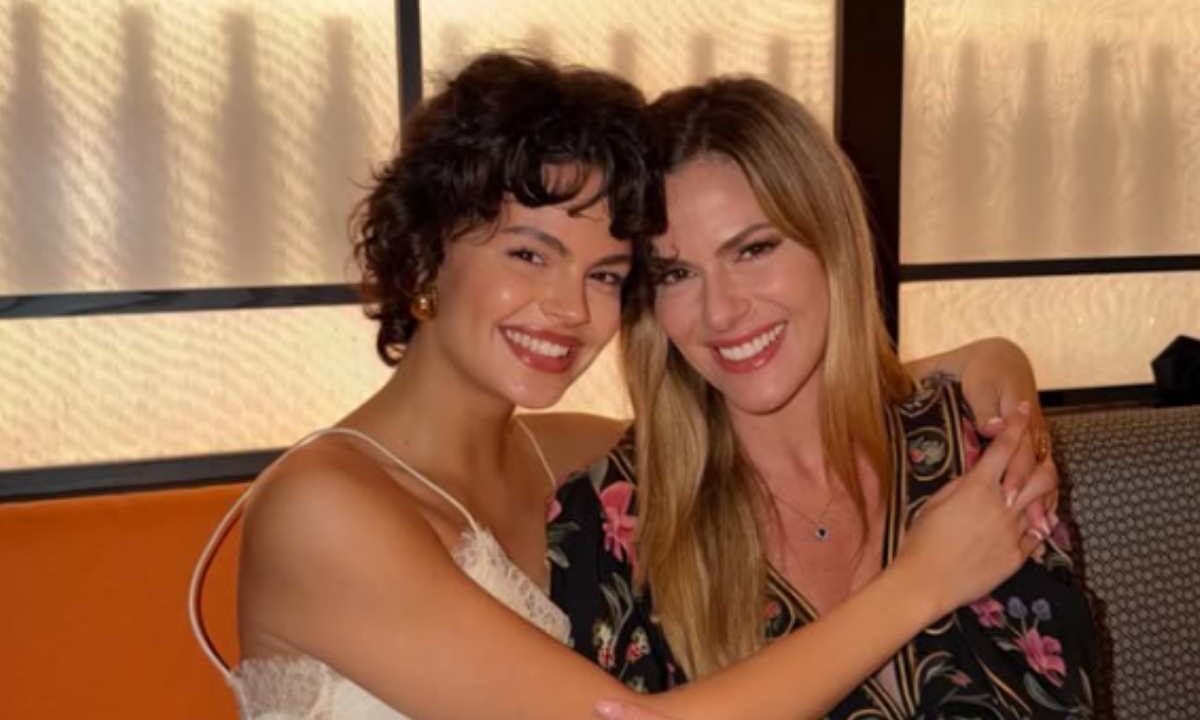 figlia teo mammucari con la mamma thais