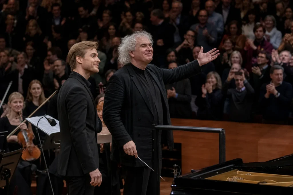 Hough e Rattle a Milano: il repertorio russo attraverso due maestri britannici