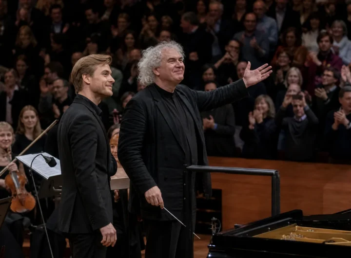 Hough e Rattle a Milano: il repertorio russo attraverso due maestri britannici