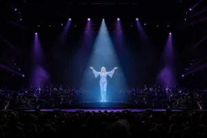 Raffaella Carrà torna in ologramma: il primo concerto ufficiale all'Atlantico